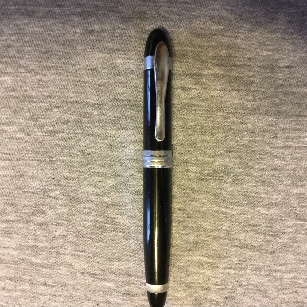 Leeds Black w/Chrome Decoration Vintage Pen